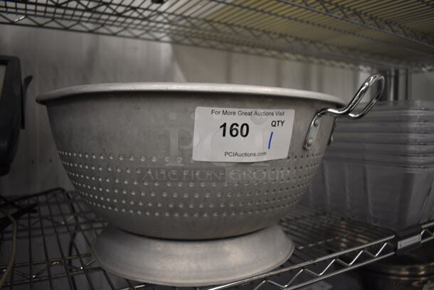 Metal Colander. 20x16x9 - Image 3 of 3