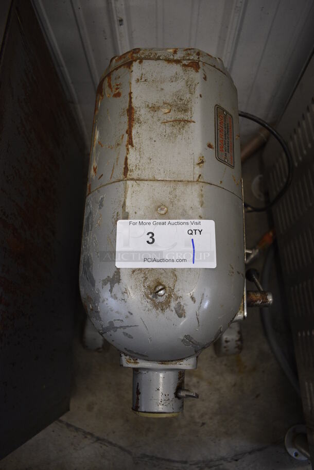 GREAT! Hobart Model A 120 Metal Commercial Countertop 12 Quart Planetary Mixer. Goes GREAT w/ Item 4! 115 Volts, 1 Phase. 15x19x27. Tested and Does Not Power On - Image 5 of 5