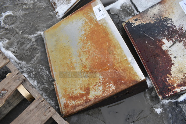 Metal Shelf. 21x16x12 - Image 2 of 3