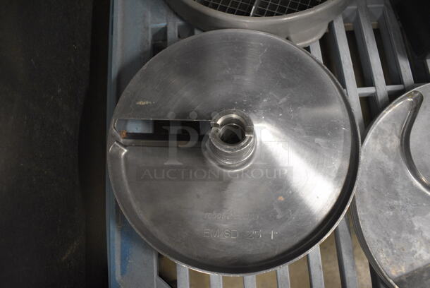 FANTASTIC! Robot Coupe Model CL 50 Series E Metal Commercial Countertop Food Processor w/ 6 Blades and 2 Covers. 120 Volts, 1 Phase. 15x13x23. Tested and Working! - Image 4 of 11