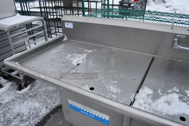 Stainless Steel Commercial 3 Bay Sink w/ Dual Drainboards, Faucet, Handles, Spray Nozzle and 3 Sink Bay Covers. 93x30x44. Bays 18x25x13. Drainboards 18x26x2 - Image 5 of 7