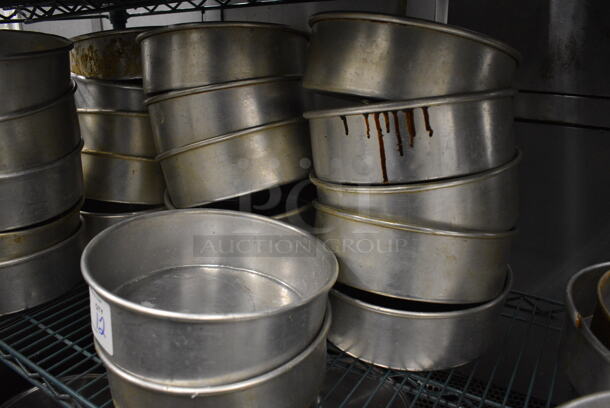 12 Round Metal Baking Pans. 9.5x9.5x3. 12 Times Your Bid! - Image 3 of 3