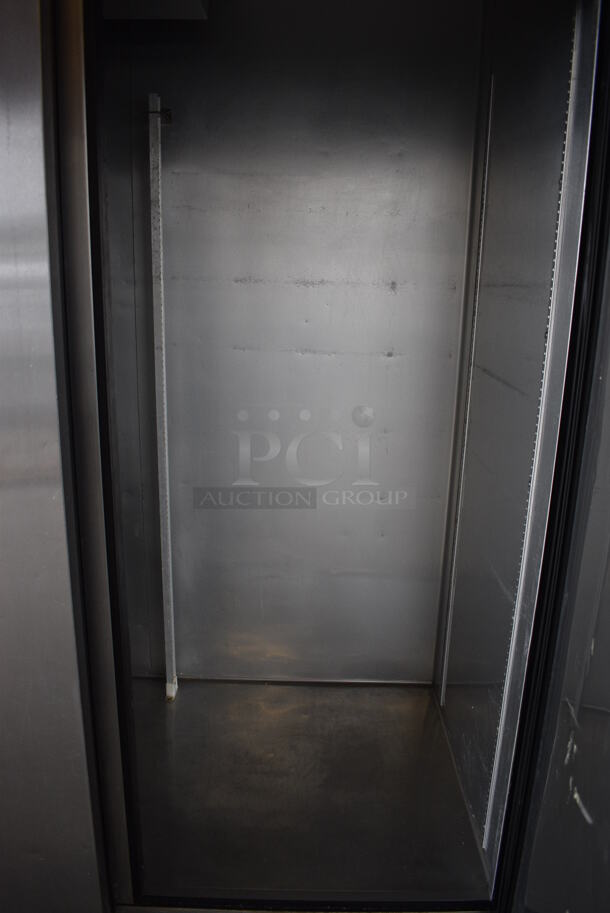 GREAT! 2016 True Model T-72 Stainless Steel Commercial 3 Door Reach In Cooler w/ Poly Coated Racks on Commercial Casters. 115 Volts, 1 Phase. 78x30x83. Tested and Working! - Image 4 of 7