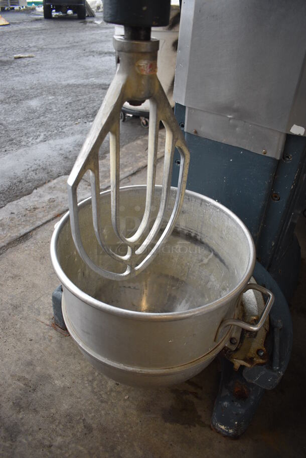 FANTASTIC! Hobart Model M-802 Metal Commercial Floor Style 80 Quart Planetary Mixer w/ Bowl Adaptor, Stainless Steel Mixing Bowl and Paddle Attachment. Bowl and Attachment Is 40 Quart. 200 Volts, 3 Phase. 30x42x65 - Image 5 of 11