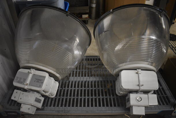 2 Lithonia M58 Lights. 23x23x23. 2 Times Your Bid! - Image 6 of 6
