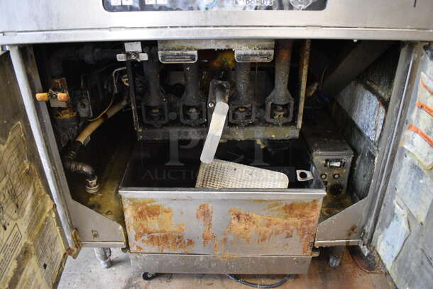 AWESOME! Pitco Frialator Model 24RUFM Stainless Steel Commercial Floor Style Natural Gas Powered Donut Fryer w/ Grease Trap. 72,000 BTU. 30x44x57 - Image 7 of 10