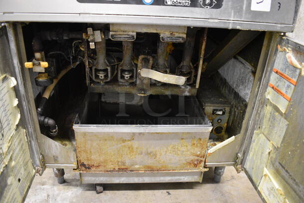 AWESOME! Pitco Frialator Model 24RUFM Stainless Steel Commercial Floor Style Natural Gas Powered Donut Fryer w/ Grease Trap. 72,000 BTU. 30x44x57 - Image 7 of 8