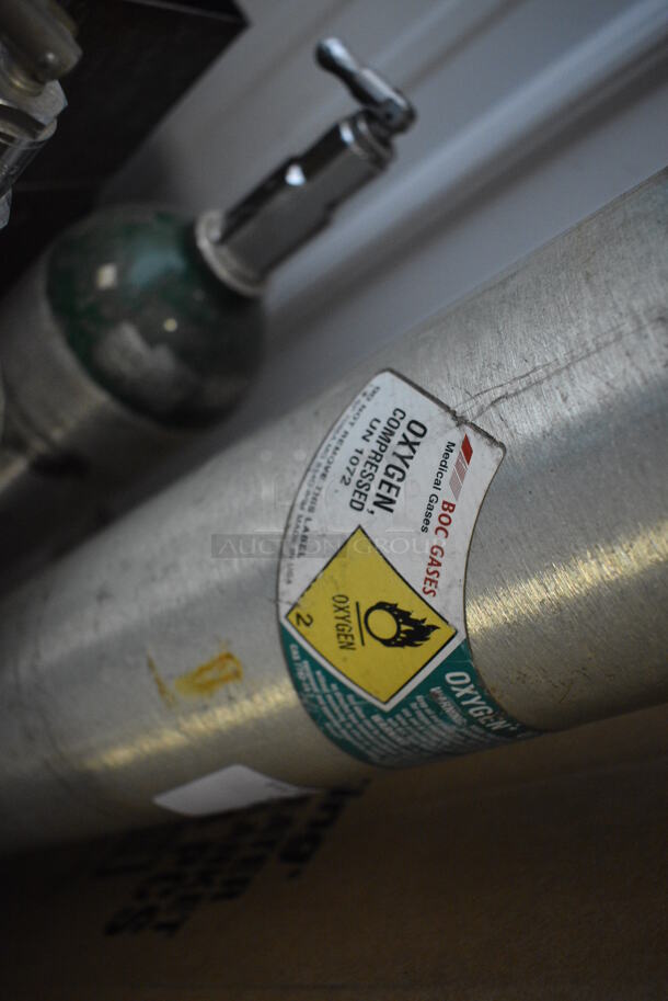 Metal Oxygen Tank. 4.5x4.5x30 - Image 3 of 3