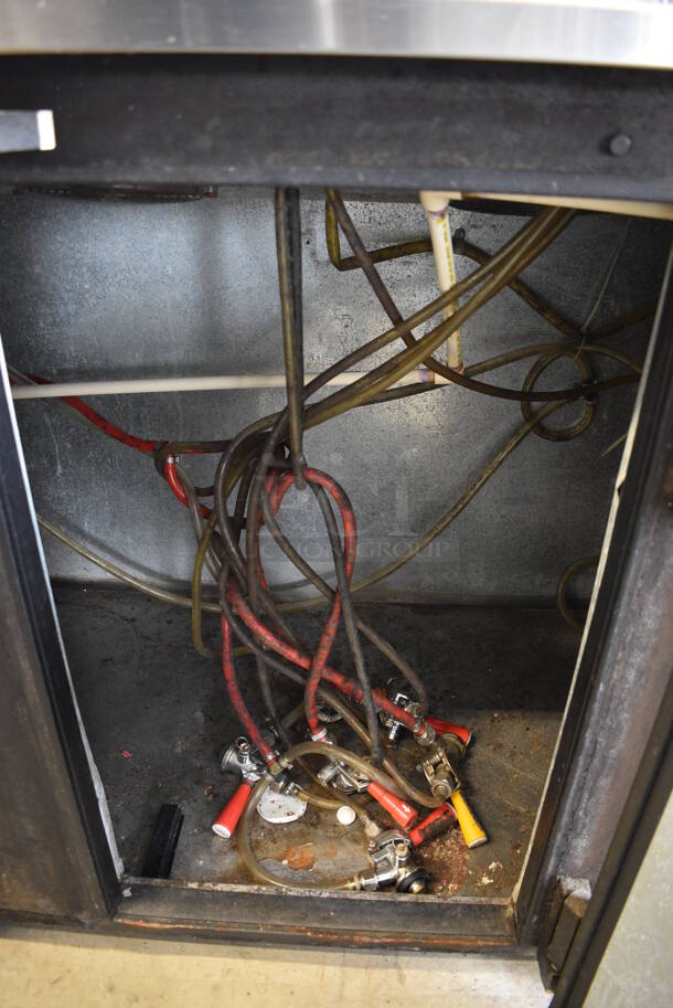 BEAUTIFUL! Migali Model DD904 Stainless Steel Commercial Direct Draw Kegerator w/ 2 Beer Towers and 6 Couplers. 115 Volts, 1 Phase. 90.5x27x53. Tested and Powers On But Does Not Get Cold - Image 4 of 9