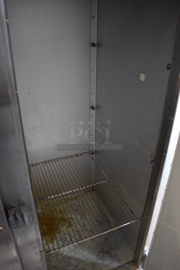 GREAT! Traulsen Model AHT2-32NUT Stainless Steel Commercial 2 Door Reach In Cooler. 115 Volts, 1 Phase. 52x36x83. Tested and Powers On But Does Not Get Cold - Image 4 of 5