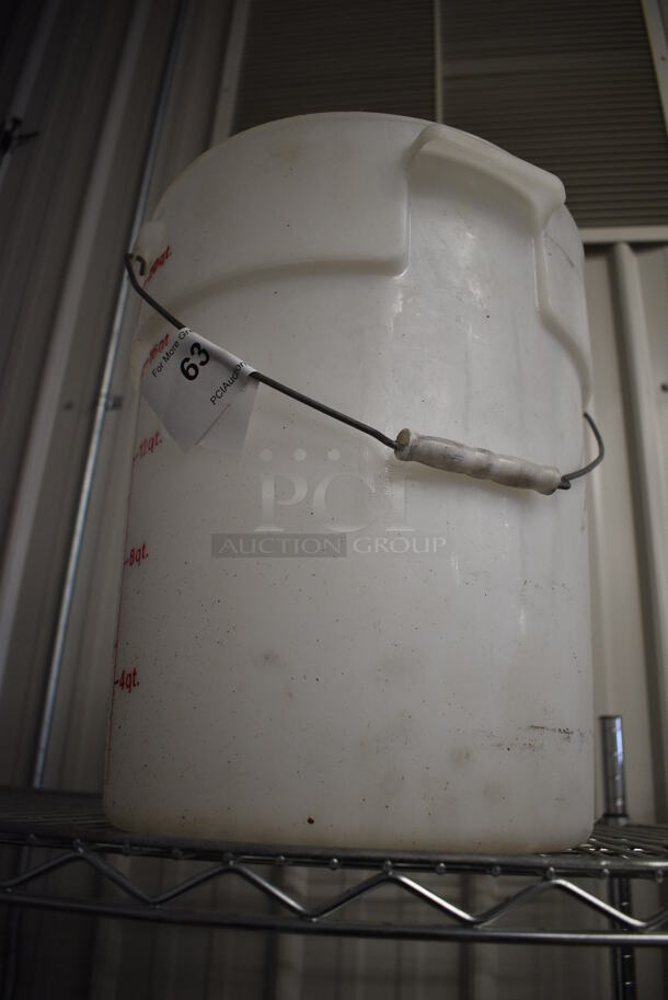White Poly 20 Quart Bin w/ Handle. 12x13x15 - Image 2 of 2