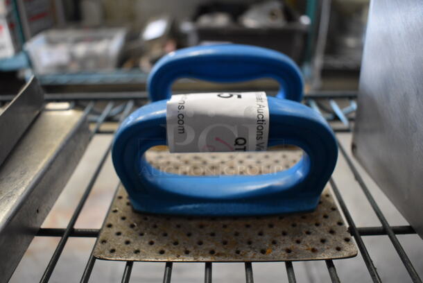2 Metal Grease Cleaning Pad Holders. 4x5.5x3. 2 Times Your Bid! - Image 1 of 2