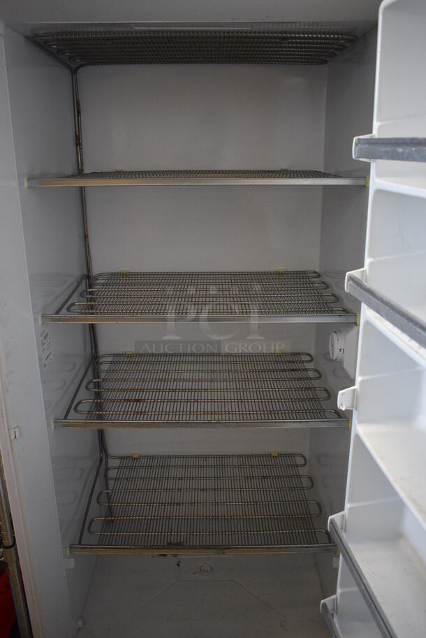 Gibson Single Door Reach In Freezer. 32x29x70. Tested and Working! - Image 5 of 6