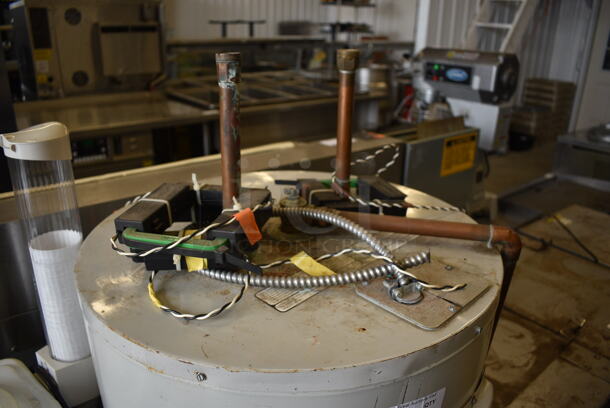 Bradford Model LD50S33G060 White Metal Commercial Automatic Storage Water Heater. 23x23x47 - Image 3 of 6