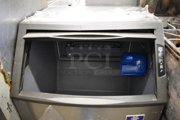 BRAND NEW! SWEET! Manitowoc Model URF014QA-161B Stainless Steel Commercial Self Contained Ice Machine. 115 Volts, 1 Phase. 26x28x40 - Image 4 of 8