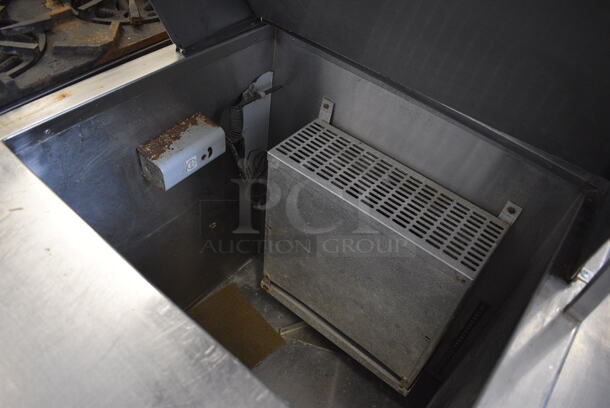 NICE! Stainless Steel Commercial Sandwich Salad Prep Table Bain Marie Mega Top on Commercial Casters. 27.5x34x60. Tested and Powers On But Does Not Get Cold - Image 5 of 6