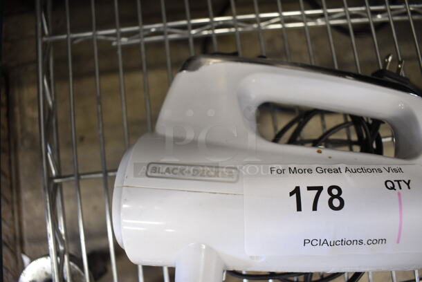 Black & Decker White Hand Mixer. 3.5x8x11. Tested and Working! - Image 3 of 3