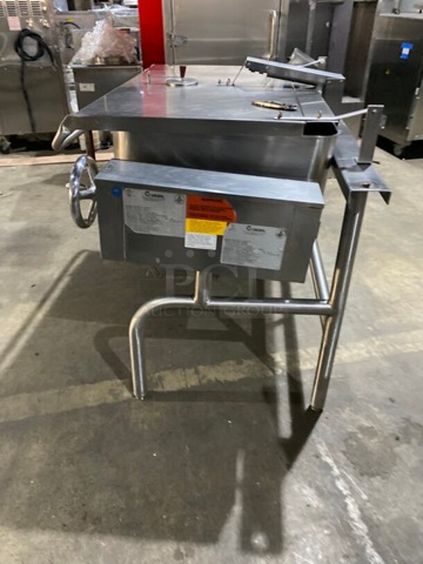 Groen Commercial Natural Gas Powered 40 Gallon Braising Pan Tilt Skillet! All Stainless Steel! Model HFP/2 Serial 18884HCF! On Legs! - Image 3 of 9