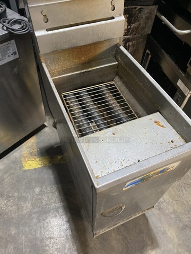 Pitco Commercial Natural Gas Powered 3 Burner Deep Fat Fryer!  With Backsplash! All Stainless Steel! On Legs!  - Image 6 of 8