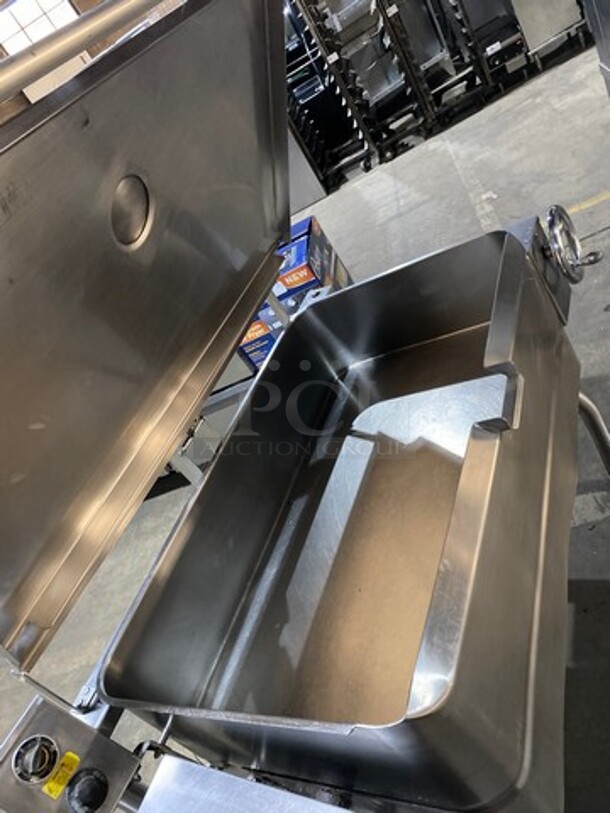Groen Commercial Natural Gas Powered 40 Gallon Braising Pan Tilt Skillet! All Stainless Steel! Model HFP/2 Serial 18884HCF! On Legs! - Image 5 of 9