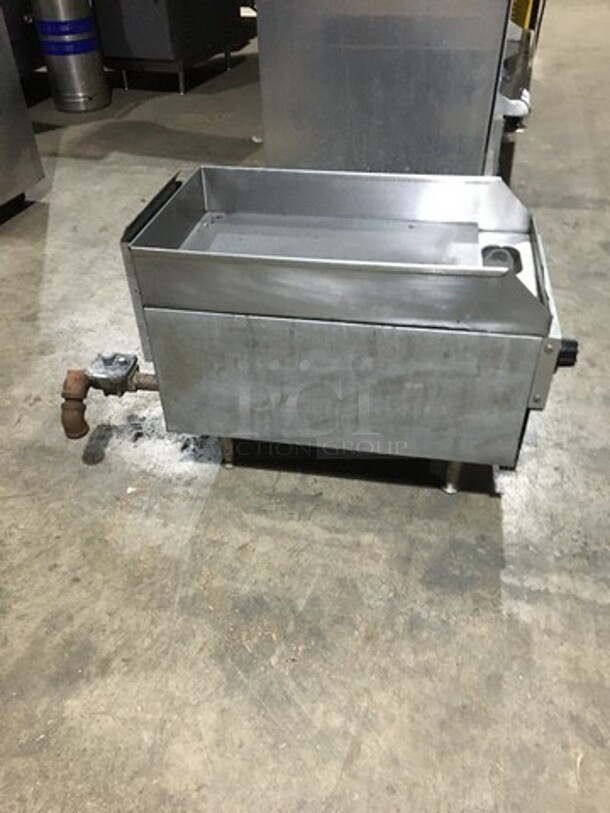 Cecilware Commercial Countertop Natural Gas Powered Flat Griddle! With Back & Side Splashes! Model BG12! On Legs! - Image 3 of 10