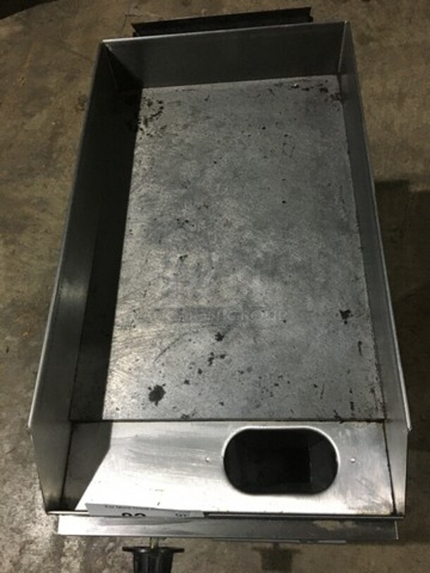 Cecilware Commercial Countertop Natural Gas Powered Flat Griddle! With Back & Side Splashes! Model BG12! On Legs! - Image 5 of 10
