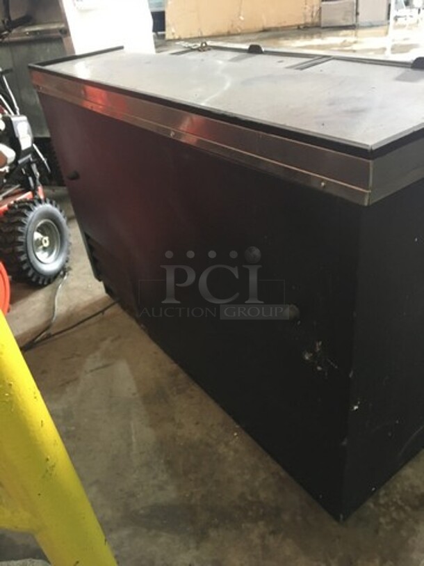 True Commercial Under The Counter Beer Bottle Cooler! With 2 Stainless Steel Sliding Top Doors! Model TD5018 Serial 6627569! 115V 1Phase! - Image 4 of 7