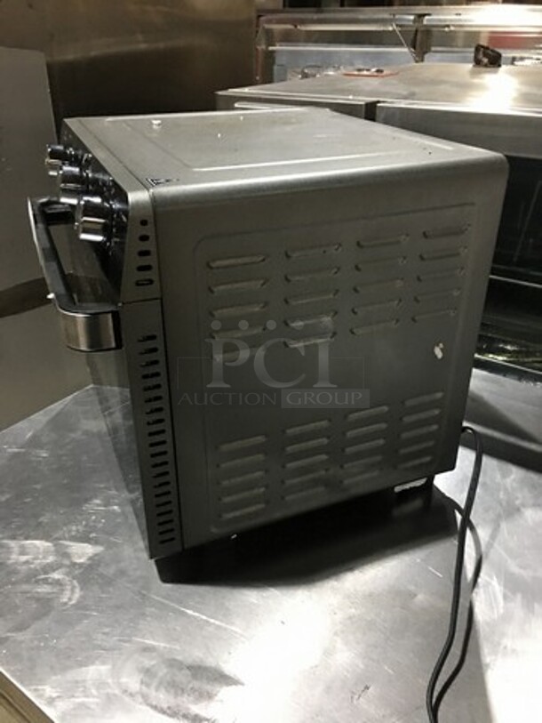 Oster Countertop Air Fryer/Grill Pan! With View Through Door! Model TSSTTVMAF1! 120V! - Image 2 of 9