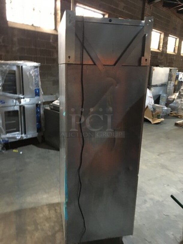 Victory Commercial Single Door Reach In Refrigerator! With Poly Coated Racks! All Stainless Steel! - Image 4 of 9