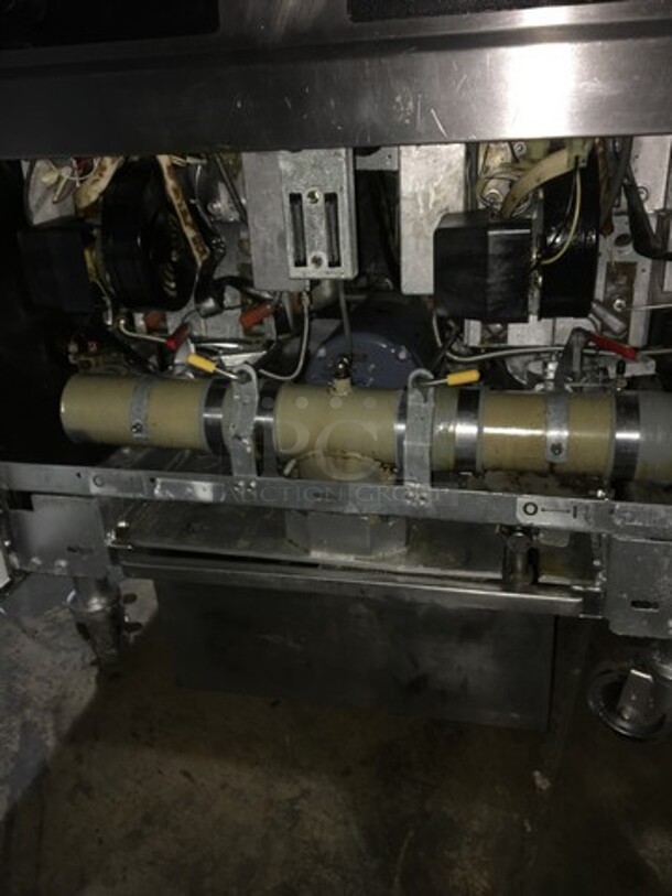 AMAZING! Frymaster Commercial Natural Gas Powered 4 Bay Deep Fat Fryers! With Backsplash! With 8 Metal Frying Baskets! With Grease Filter! All Stainless Steel! Model FPPH455SC Serial 1301IF0051! 110/120V 1Phase! On Commercial Casters! - Image 8 of 12
