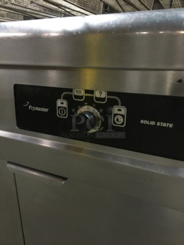 AMAZING! Frymaster Commercial Natural Gas Powered 4 Bay Deep Fat Fryers! With Backsplash! With 8 Metal Frying Baskets! With Grease Filter! All Stainless Steel! Model FPPH455SC Serial 1301IF0051! 110/120V 1Phase! On Commercial Casters! - Image 11 of 12