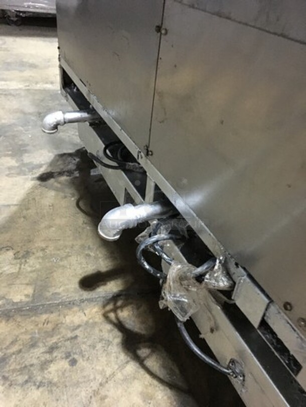 AMAZING! Frymaster Commercial Natural Gas Powered 4 Bay Deep Fat Fryers! With Backsplash! With 8 Metal Frying Baskets! With Grease Filter! All Stainless Steel! Model FPPH455SC Serial 1301IF0051! 110/120V 1Phase! On Commercial Casters! - Image 12 of 12