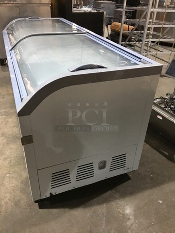 Omcan Commercial Chest Freezer Showcase Merchandiser! With 2 Sliding Top Doors! Model 37815 Serial 690207378158! 115V! - Image 2 of 7