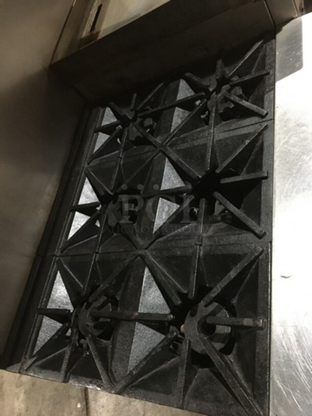Southbend Commercial Natural Gas Powered 6 Burner Stove! With Right Side Flat Griddle/Cheese Melter Combo! With Backsplash & Overhead Garland Salamander! With 2 Full Size Ovens Underneath! All Stainless Steel! On Commercial Casters! - Image 7 of 11