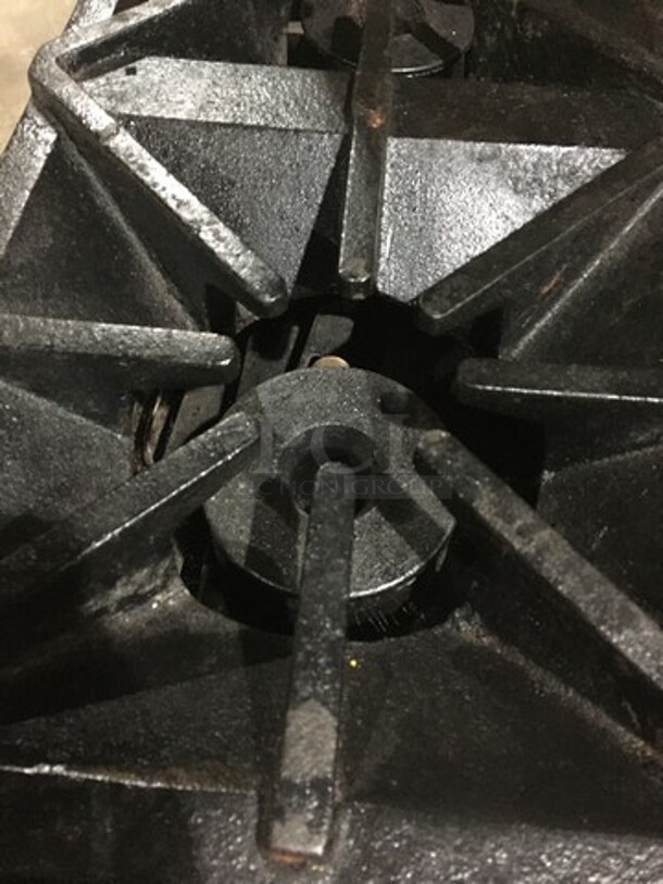 Southbend Commercial Natural Gas Powered 6 Burner Stove! With Right Side Flat Griddle/Cheese Melter Combo! With Backsplash & Overhead Garland Salamander! With 2 Full Size Ovens Underneath! All Stainless Steel! On Commercial Casters! - Image 8 of 11