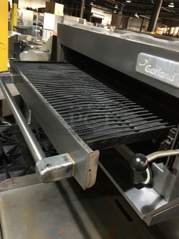 Southbend Commercial Natural Gas Powered 6 Burner Stove! With Right Side Flat Griddle/Cheese Melter Combo! With Backsplash & Overhead Garland Salamander! With 2 Full Size Ovens Underneath! All Stainless Steel! On Commercial Casters! - Image 10 of 11