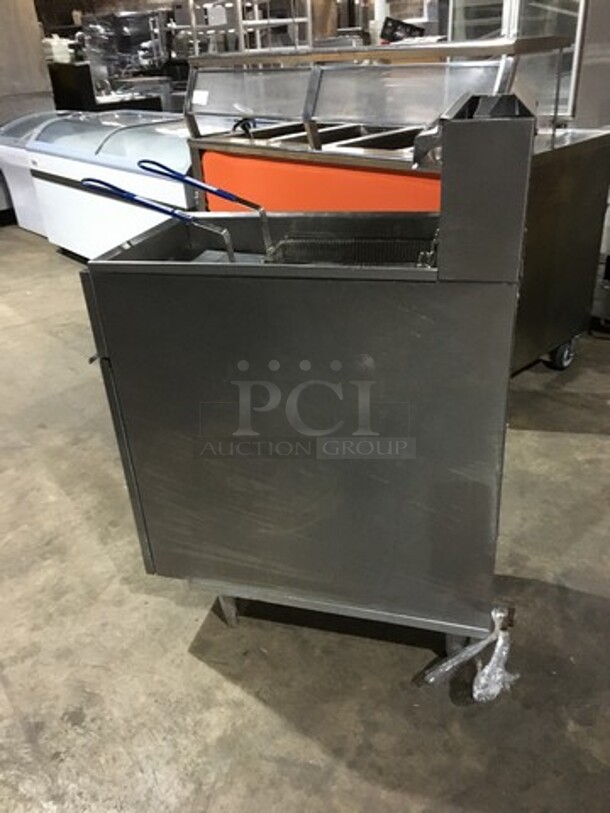 WOW! Imperial Commercial Natural Gas Powered Deep Fat Fryer! With Backsplash! With 2 Metal Frying Baskets! All Stainless Steel! On Legs! - Image 4 of 9