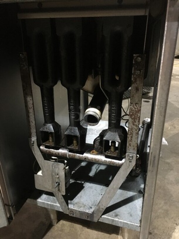 WOW! Imperial Commercial Natural Gas Powered Deep Fat Fryer! With Backsplash! With 2 Metal Frying Baskets! All Stainless Steel! On Legs! - Image 7 of 9