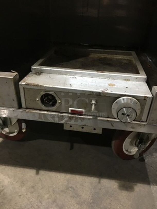 Carter Hoffmann Stainless Steel Food Warming/Proofing Cabinet! Holds Full Size Trays! On Commercial Casters! Model MD110PS! 120V! - Image 6 of 9