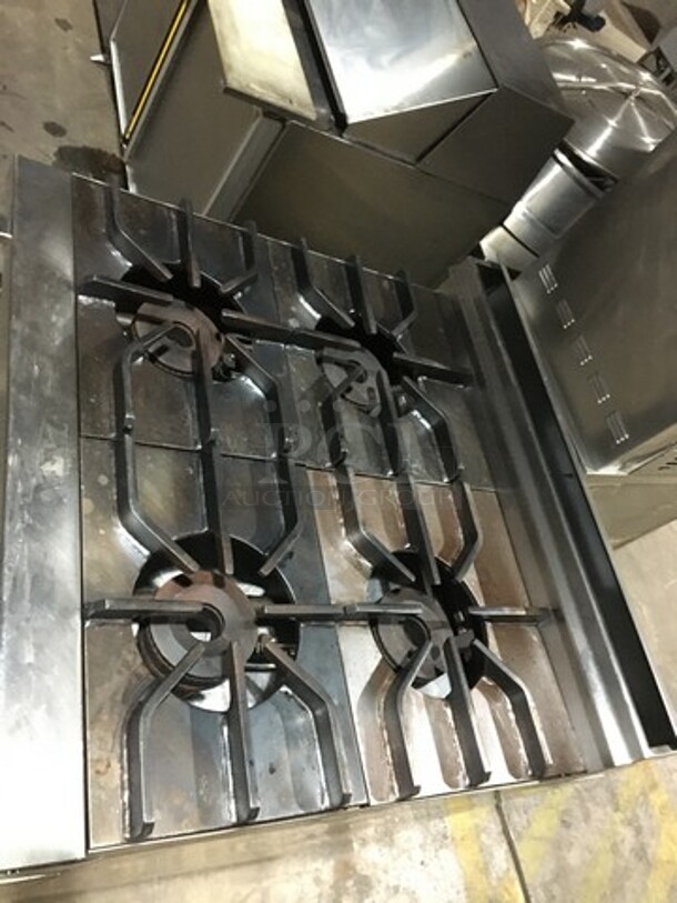 Nice! Jade Range Heavy Duty Commercial Natural Gas Powered WIDE BODY 4 Burner Range! With Full Size Oven Underneath! All S.S.! On Commercial Casters! - Image 5 of 12