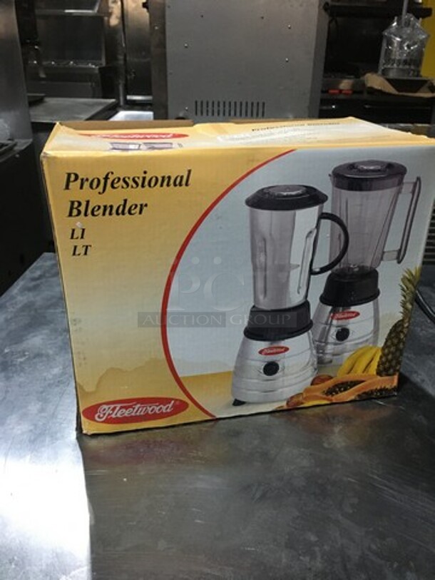 New! Fleetwood Commercial Bar Blender! Model LI! With Stainless Steel Pitcher! 110V 1 Phase! - Image 2 of 2