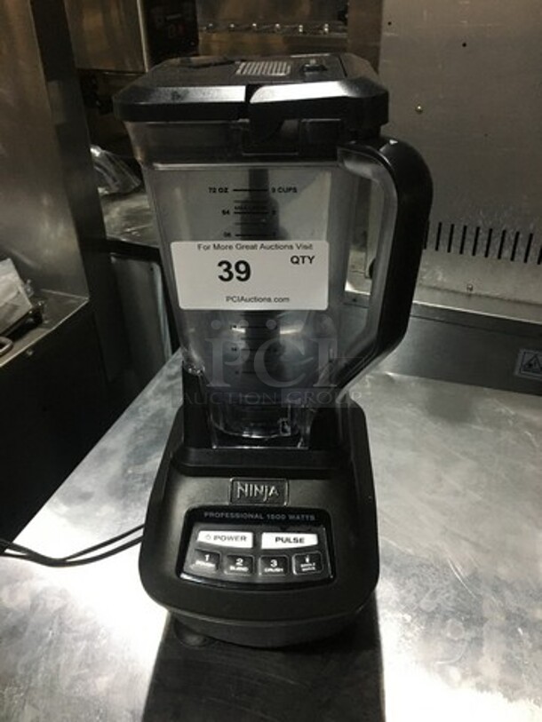 Ninja Commercial Countertop Blender! Model BL77030! 120V!
