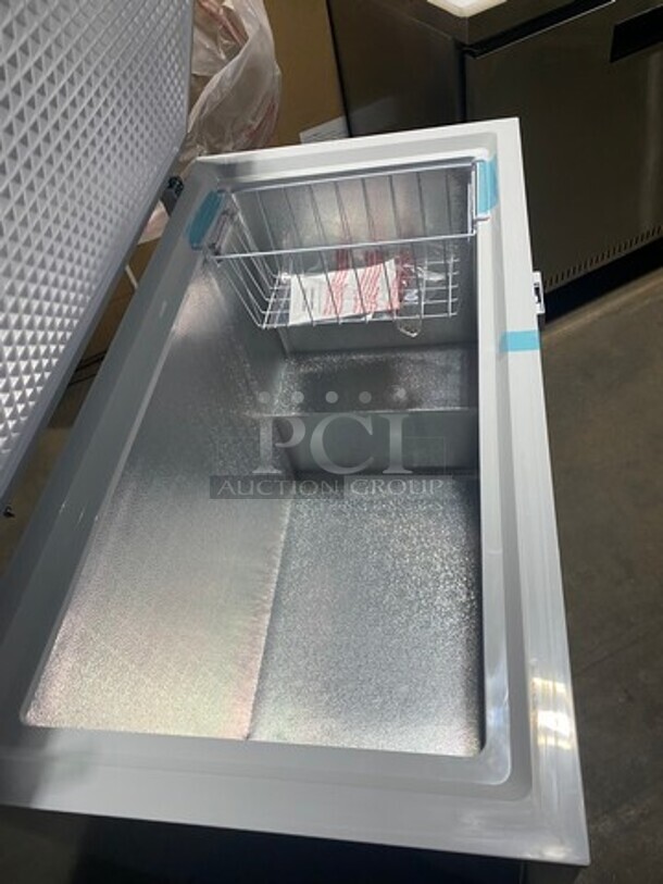 NEW IN THE BOX! Diamond Commercial Chest Freezer! With Manufacturer Warranty! Model DCF44! 115V! - Image 6 of 12