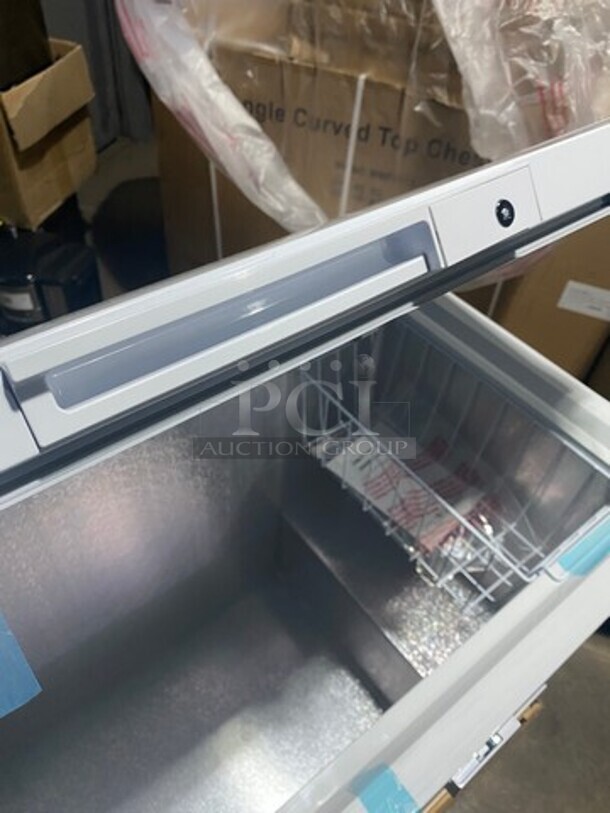 NEW IN THE BOX! Diamond Commercial Chest Freezer! With Manufacturer Warranty! Model DCF44! 115V! - Image 8 of 12
