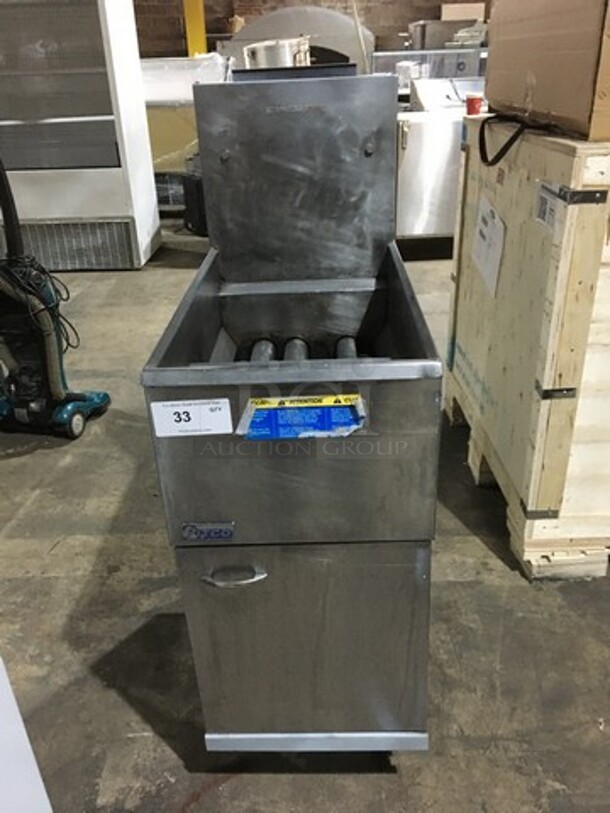 Pitco Commercial Natural Gas Powered Deep Fat Fryer! With Backsplash! All Stainless Steel! Model 35C Serial G14FD035894! On Legs!