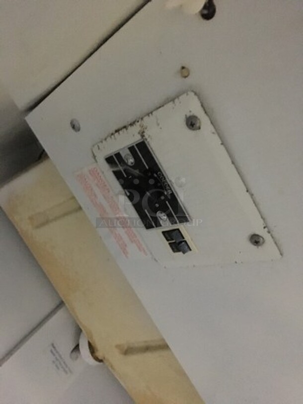 Commercial Single Door Reach In Cooler Merchandiser! With Poly Coated Racks! - Image 7 of 8