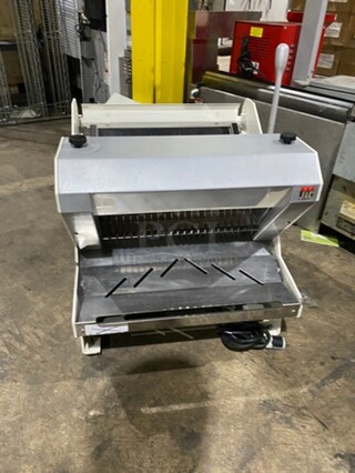JAC Commercial Countertop Bread Loaf Slicer! 120V!