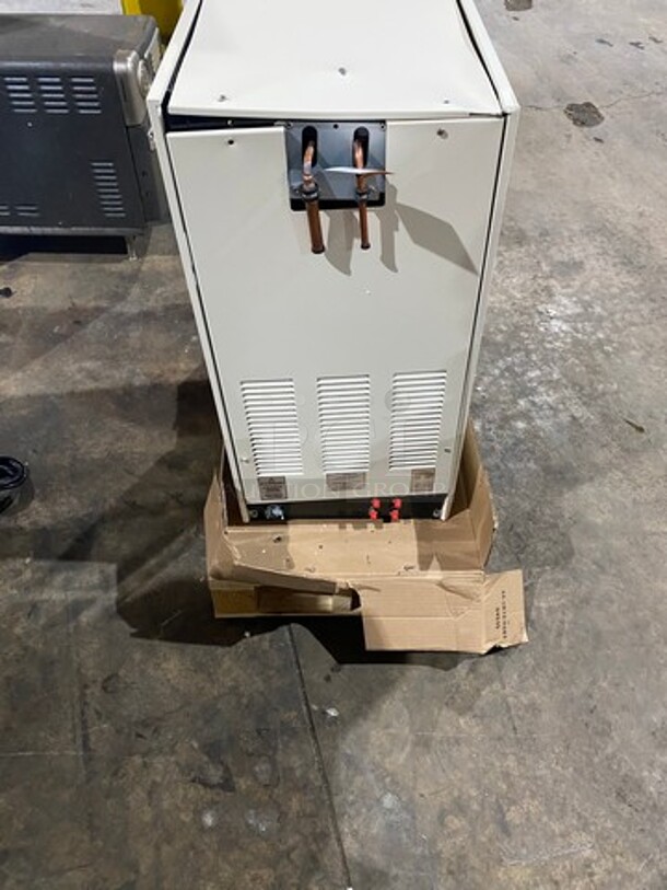 WOW! NEW IN BOX! FBD 2 Handle Electric Powered Counter Top Dual Slushy/Margarita Machine! Model FBD562RC! 1 Phase!  - Image 6 of 9