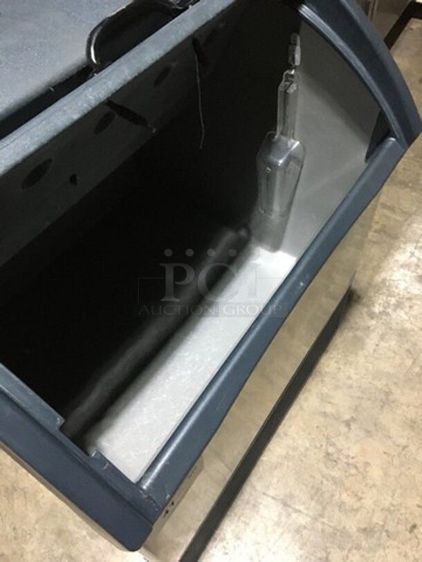 Scotsman Commercial Under The Counter Ice Machine! All Stainless Steel Body! Model CU2026SA1A Serial 11091320014144! 115V 1Phase! - Image 5 of 8