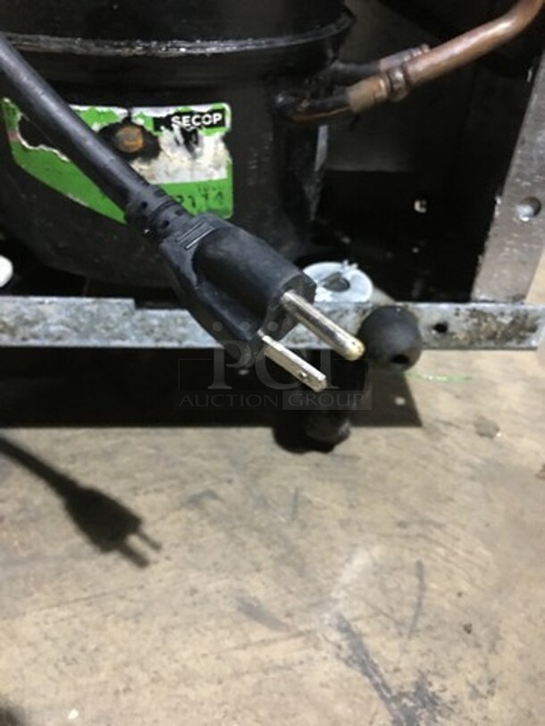 Delfield Commercial Lowboy/Worktop Cooler! All Stainless Steel! On Casters! - Image 8 of 8